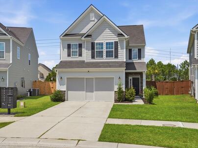 Photo 1 of 15 : 805 Redbud Lane