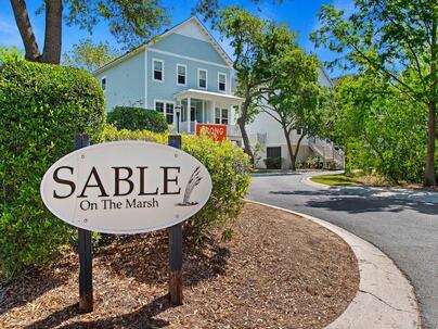 Photo 1 of 25 : 118 Howard Mary Drive, #118b