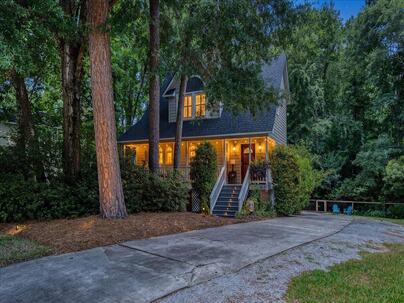 Photo 1 of 25 : 205 Telfair Court