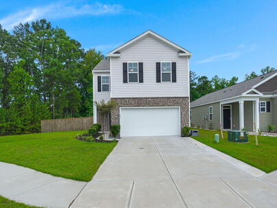 Photo 1 of 25 : 625 Silver Spruce Street