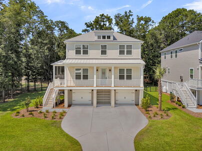 Photo 1 of 25 : 1416 Dahlia Road