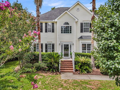 Photo 1 of 25 : 2905 Leatherleaf Court