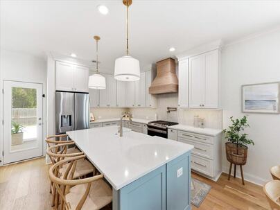Photo 1 of 25 : 720 Goodlet Circle