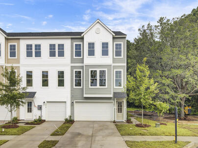 Photo 1 of 25 : 136 Fernbank Road