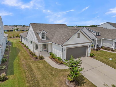 Photo 1 of 25 : 771 Blue Iris Way