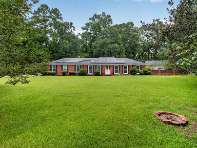 Photo 1 of 25 : 124 Axtell Drive