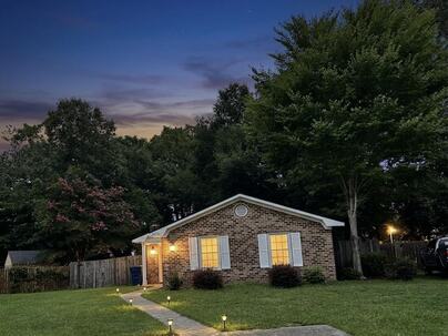 Photo 1 of 17 : 1676 Durkee Street