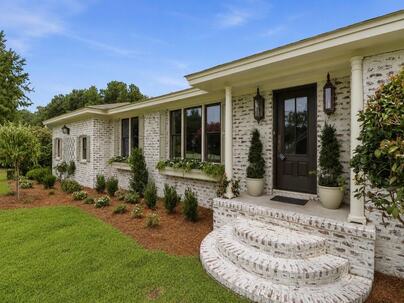 Photo 1 of 25 : 301 Land O Pines Circle