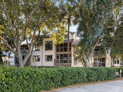 Photo 1 of 24 : 304 Yacht Harbor Court, #Share C