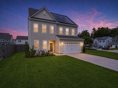 Photo 1 of 25 : 9978 Winged Elm Street