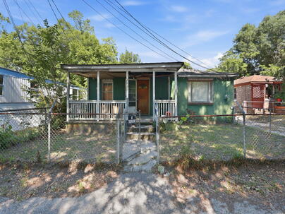 Photo 1 of 13 : 2631 Henry Street