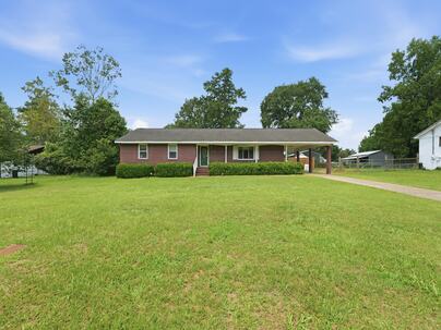 Photo 1 of 24 : 135 Sandy Drive
