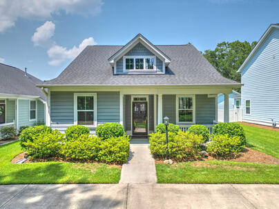 Photo 1 of 25 : 211 Blue Bonnet Street