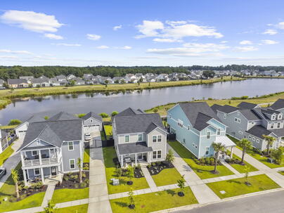 Photo 1 of 25 : 194 Ashworth Drive