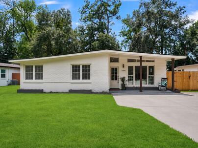 Photo 1 of 25 : 1449 Sherwood Drive