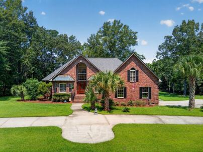 Photo 1 of 25 : 4123 Colonel Vanderhorst Circle