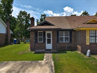Photo 1 of 20 : 7725 Suzanne Drive