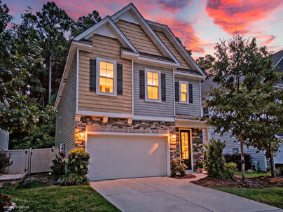 Photo 1 of 25 : 3798 Sawmill Court