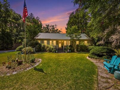 Photo 1 of 23 : 8995 Greenwood Road