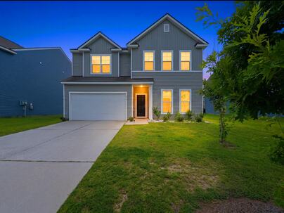 Photo 1 of 25 : 437 Silent Bluff Drive