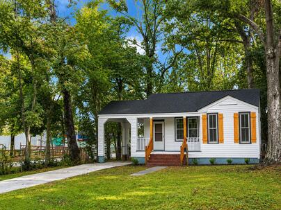 Photo 1 of 16 : 2601 Allen Drive