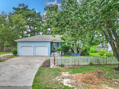 Photo 1 of 25 : 608 Dolphin Drive