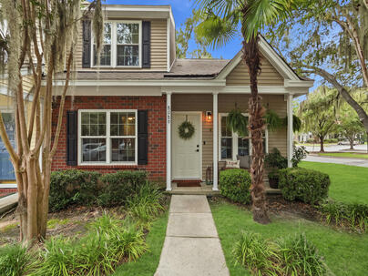 Photo 1 of 25 : 8089 Shadow Oak Drive