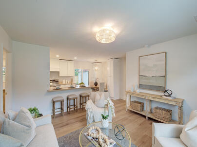 Photo 1 of 25 : 2660 Orchid Avenue