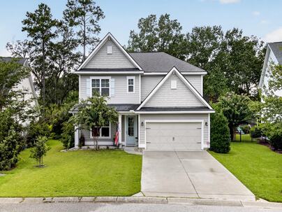Photo 1 of 25 : 2580 Larch Lane
