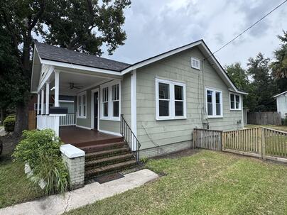 Photo 1 of 17 : 111 Magnolia Road