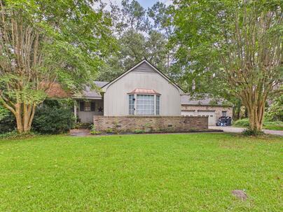 Photo 1 of 25 : 102 Candlewood Court