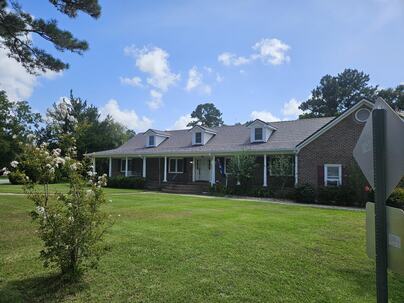 Photo 1 of 13 : 1567 Sanford Road