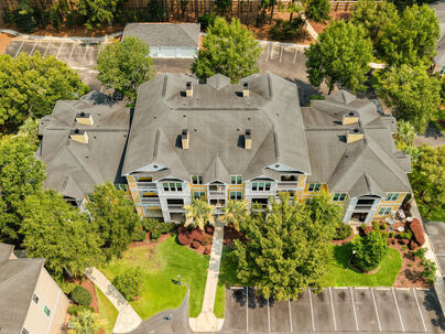 Photo 1 of 25 : 2133 Chatelain Way
