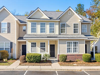 Photo 1 of 25 : 325 Flyway Road
