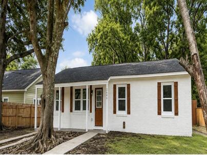Photo 1 of 22 : 2646 Dellwood Avenue