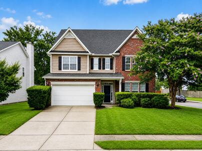 Photo 1 of 25 : 301 Sabal Palmetto Court