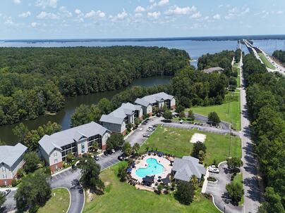 Photo 1 of 23 : 306 Trillium Court