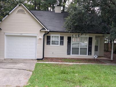 Photo 1 of 12 : 122 Beverly Drive