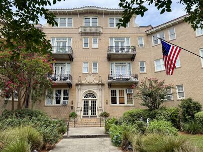 Photo 1 of 25 : 63 Rutledge Avenue, #5