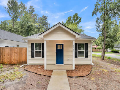 Photo 1 of 25 : 6961 Raymond Avenue