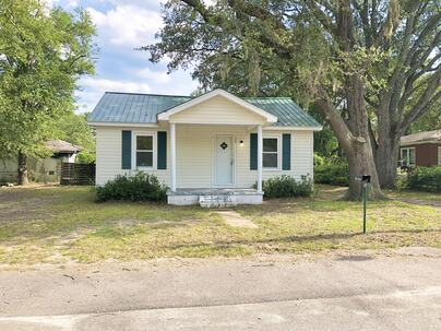 Photo 1 of 10 : 320 Breland Street