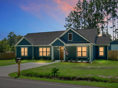 Photo 1 of 25 : 129 Estates Drive