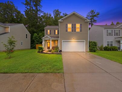 Photo 1 of 25 : 131 Stoney Creek Way