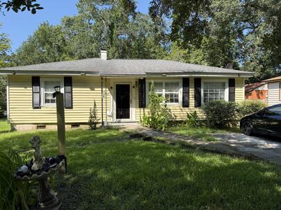 Photo 1 of 12 : 43 Oak Forest Drive