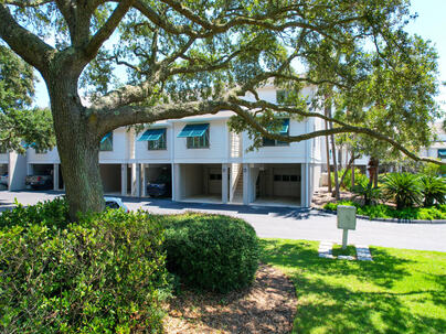 Photo 1 of 25 : 63 Beach Club Villas