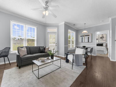 Photo 1 of 25 : 45 Sycamore Avenue, #1435