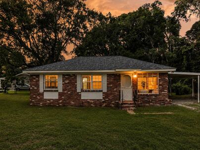 Photo 1 of 25 : 1204 Midvale Avenue