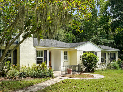 Photo 1 of 25 : 2041 Old Fort Avenue