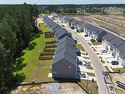 Photo 1 of 14 : 119 Cotton Leaf Boulevard, #71