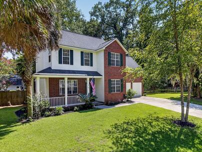 Photo 1 of 25 : 111 Bonneau Court